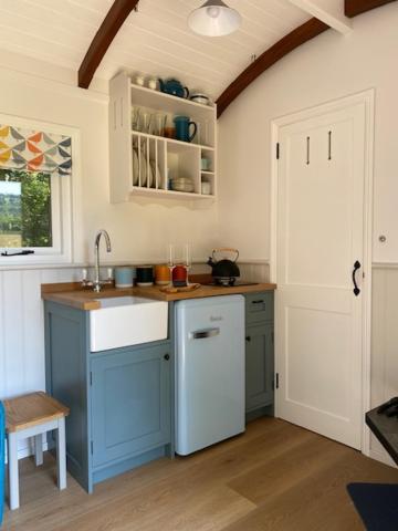 Coachroad Shepherds Huts Petworth Kültér fotó
